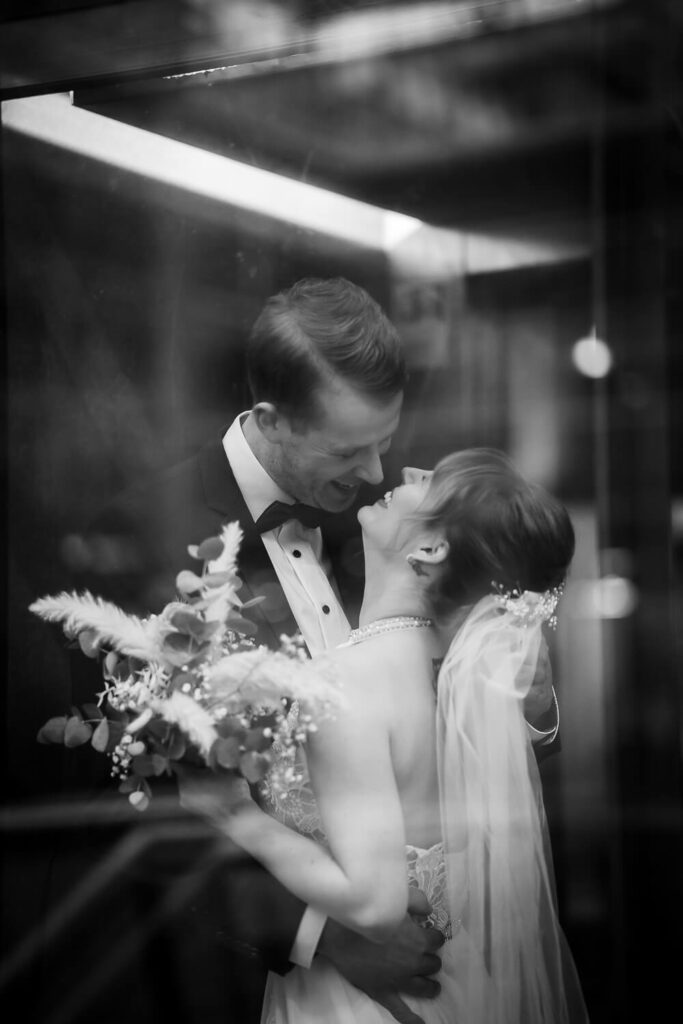 Brautpaar Liebe Hochzeit Hochzeitsfoto Braut Bräutigam Hochzeitsfotograf Mareike Morszeck Dannenberg Uelzen Lüneburg Hochzeitsbild Paarfotografie